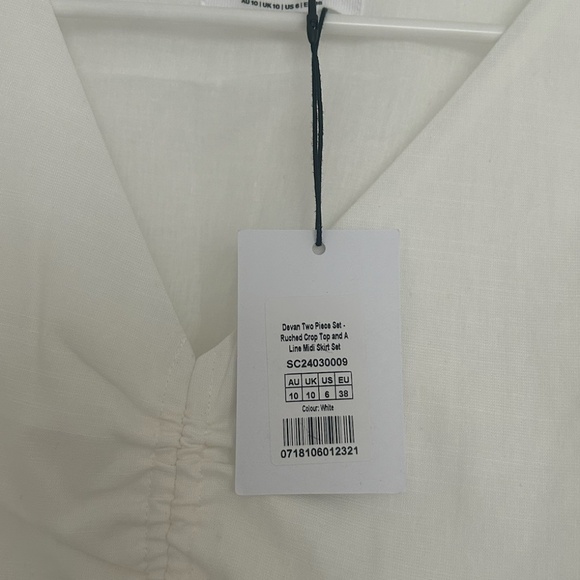 Show Po DEVAN WHITE TWO PIECE SET, Brand New with tags - Picture 4 of 9